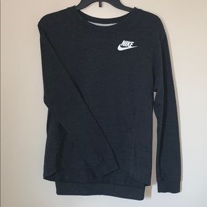 Women’s Nike hi/low sweater Medium